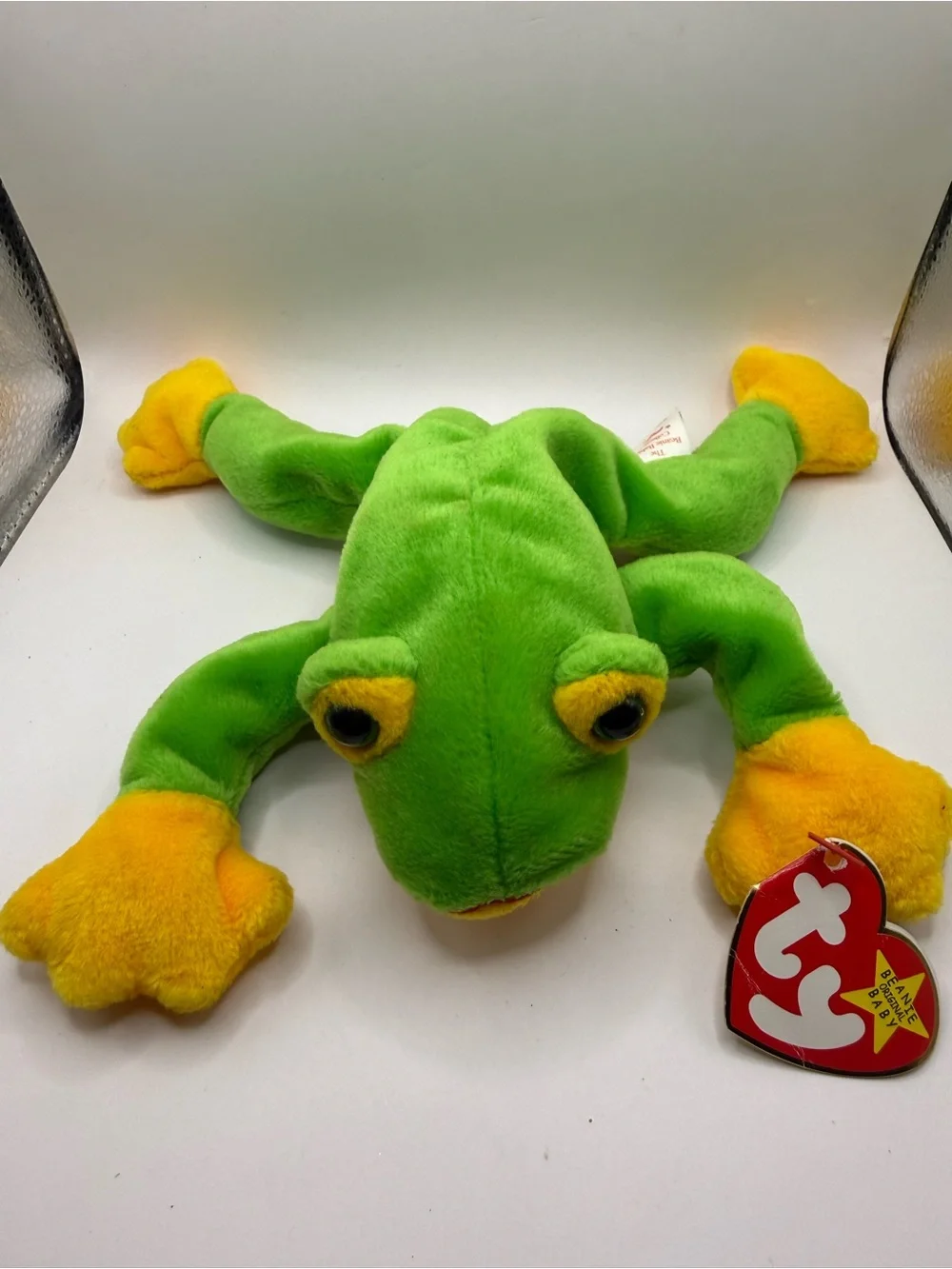 Ty Beanie Babies Frog Smoochy October 1, 1997 Green NWT Clean